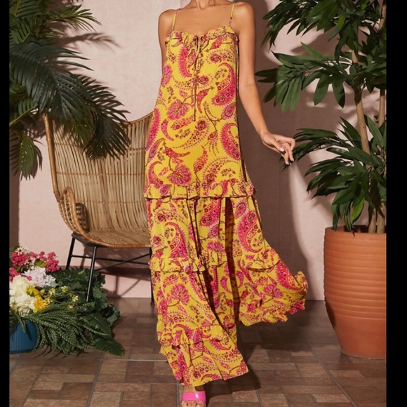 Ruffled Tiered Paisley Maxi Dress - Picture 2 of 3